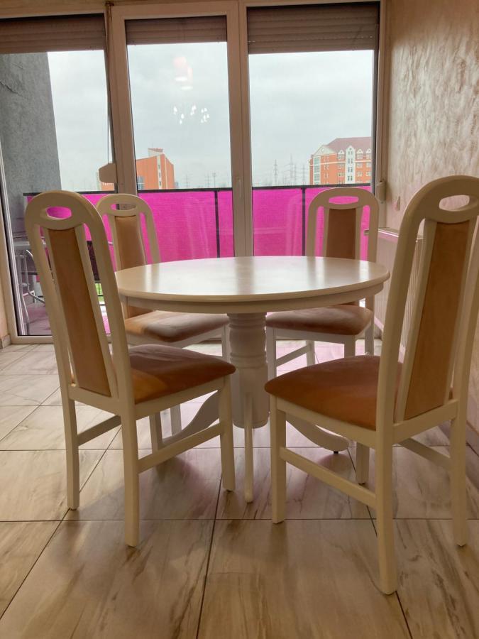 Bhoeme Apartament Oradea Bagian luar foto
