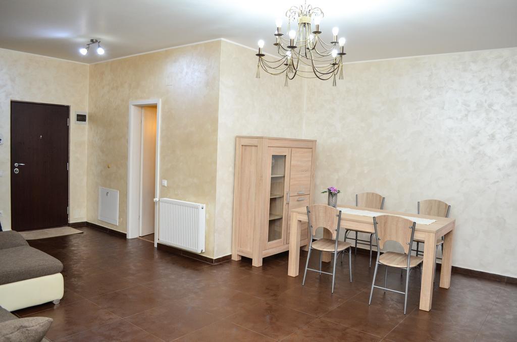 Bhoeme Apartament Oradea Bagian luar foto